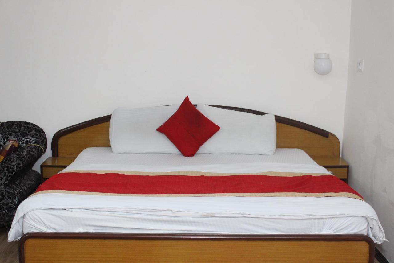 Hotel Dolls Inn ไนนิตาล ภายนอก รูปภาพ