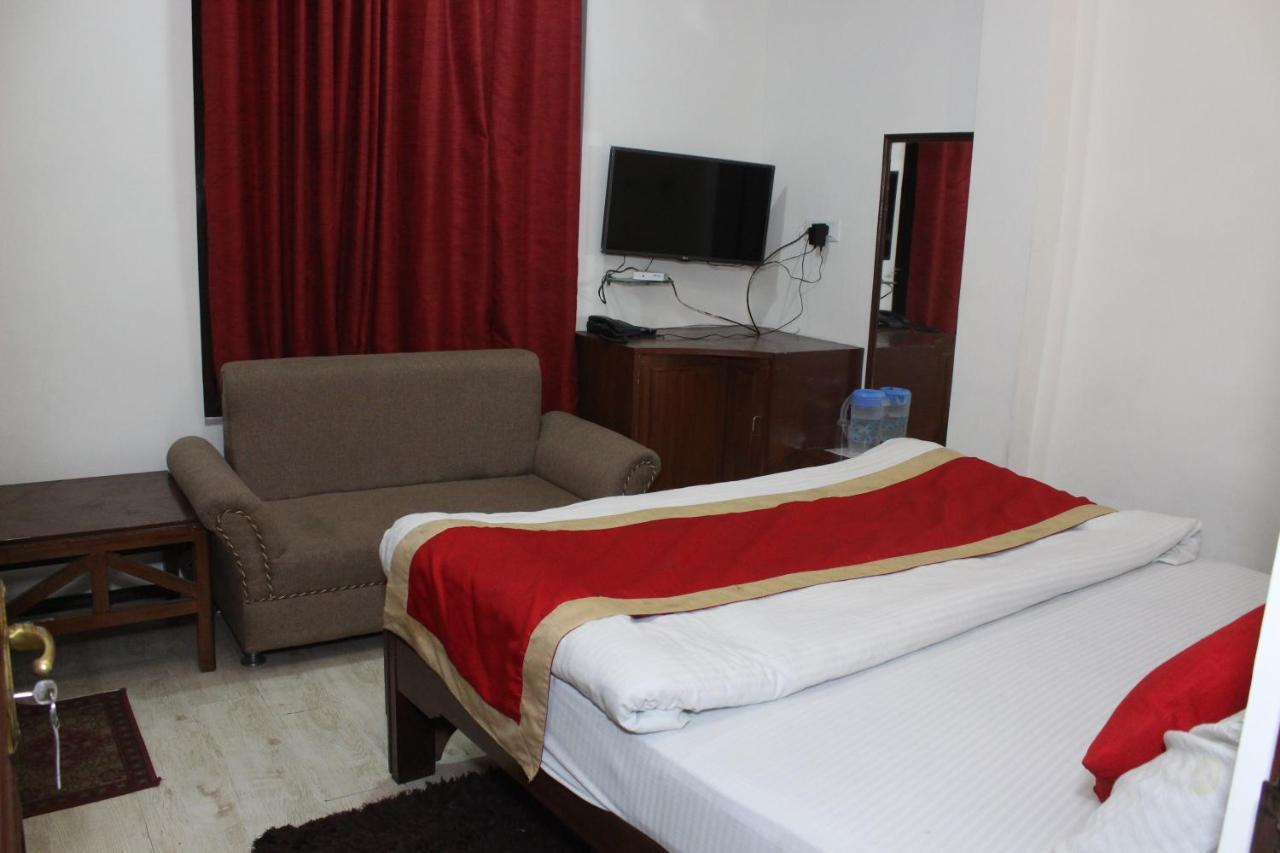 Hotel Dolls Inn ไนนิตาล ภายนอก รูปภาพ