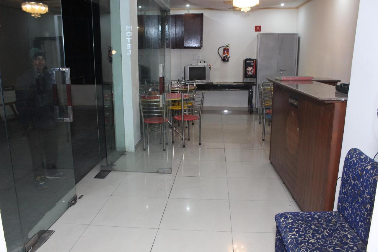 Hotel Dolls Inn ไนนิตาล ภายนอก รูปภาพ