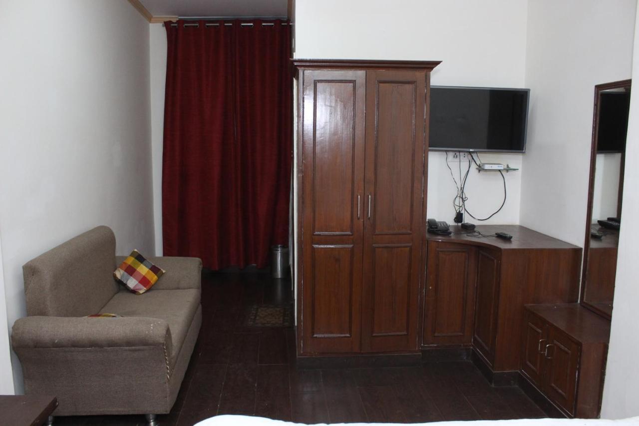 Hotel Dolls Inn ไนนิตาล ภายนอก รูปภาพ